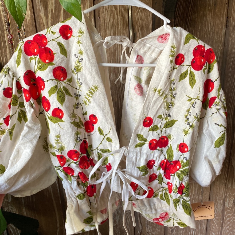 Psychic Outlaw - handmade graham short sleeve tablecloth top. Women’s size S